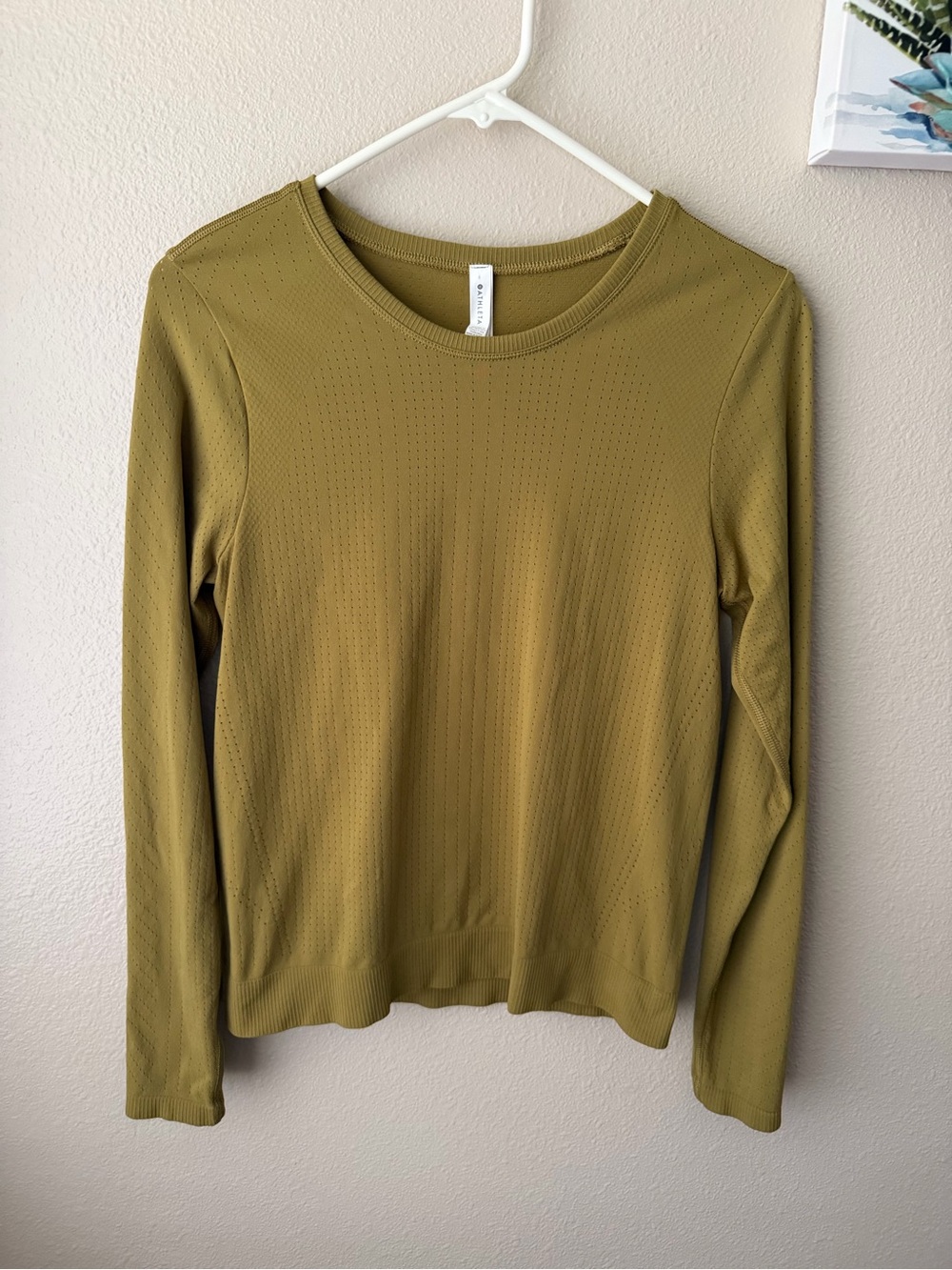 Athleta In Motion Top Womens Small Olive Green Long Sleeve Seamless Perforated